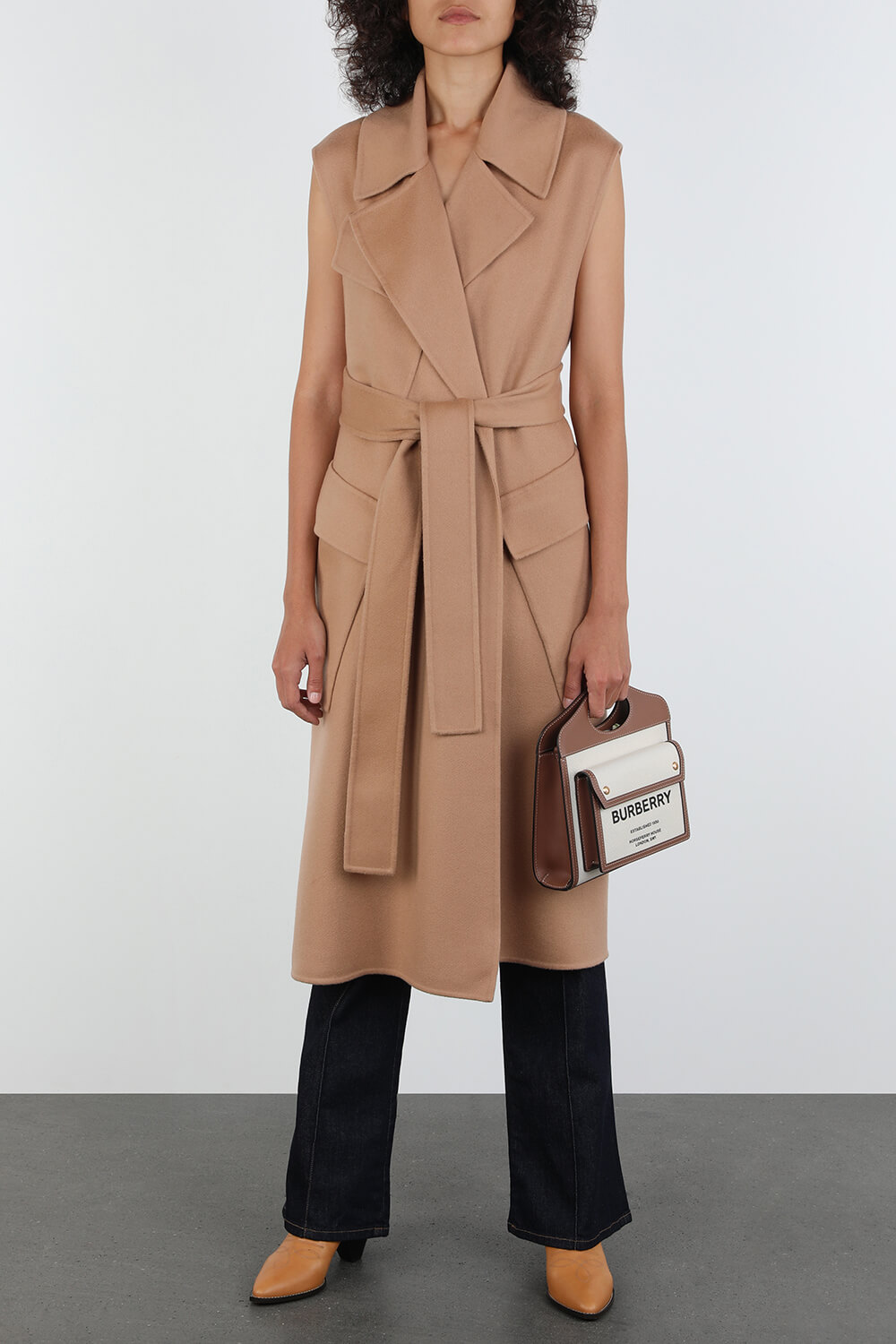 שמלת וסט מקשמיר בגוון בז'